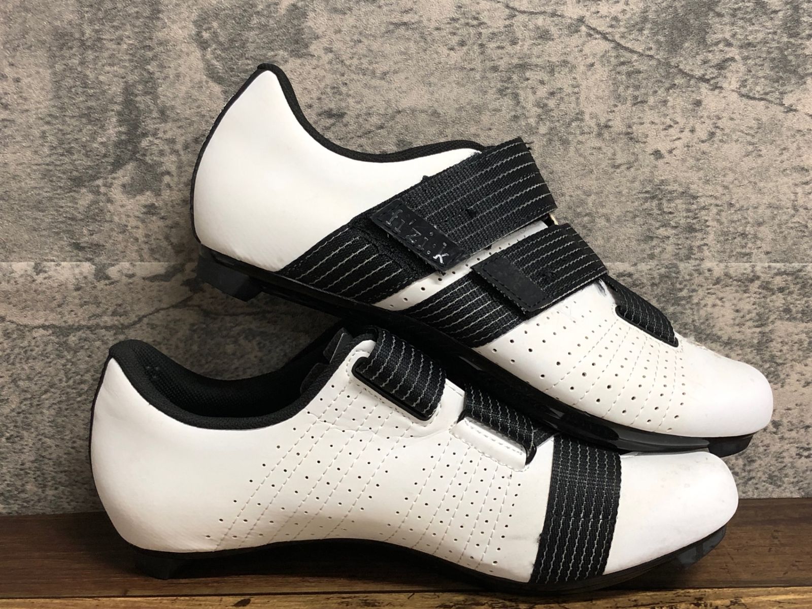 IY386 フィジーク 注文 fizik テンポ TEMPO R5 POWERSTRAP shoes