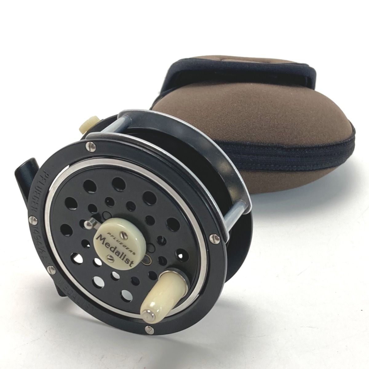 PFLUEGER メダリスト 1494 1/2 ＃7 フライリール リールケース