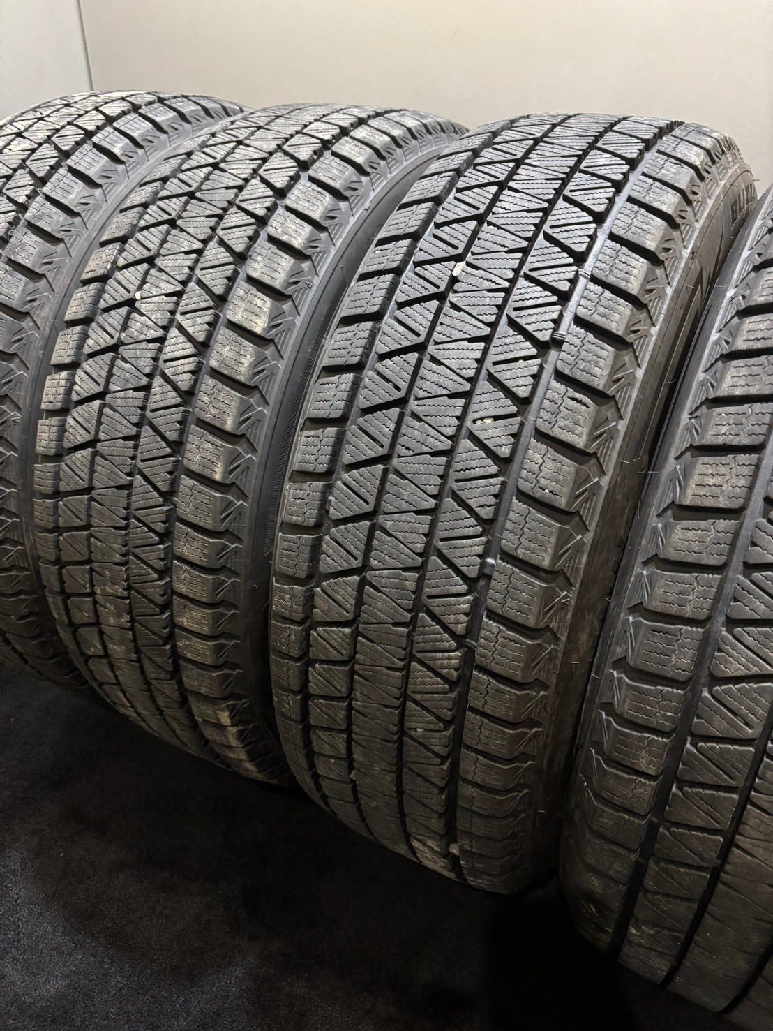 235|60R18 BRIDGESTONE|DM-V3 22年製 スタッドレス 4本 ブリヂストン ブリザック レクサス RX ハリアー RAV4 NX 2-J95