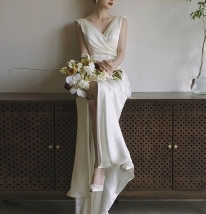 結婚式 Vネック サイドスリット ウェディングドレス ロング 韓国 結婚式 Vネック サイドスリット ウェディングドレス ロング 韓国