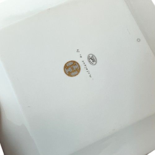 HERMES - HERMES　エルメス　モザイク　24　No5　スクエアプレート　026043P　陶器　ゴールド　テーブルウェア　インテリア食器　西洋食器　四角　小皿　平皿　プレイト　ヴァンキャトル　プチカレ【中古】【76787】 HERMES エルメス モザイク 24 No5 スクエアプレート 026043P