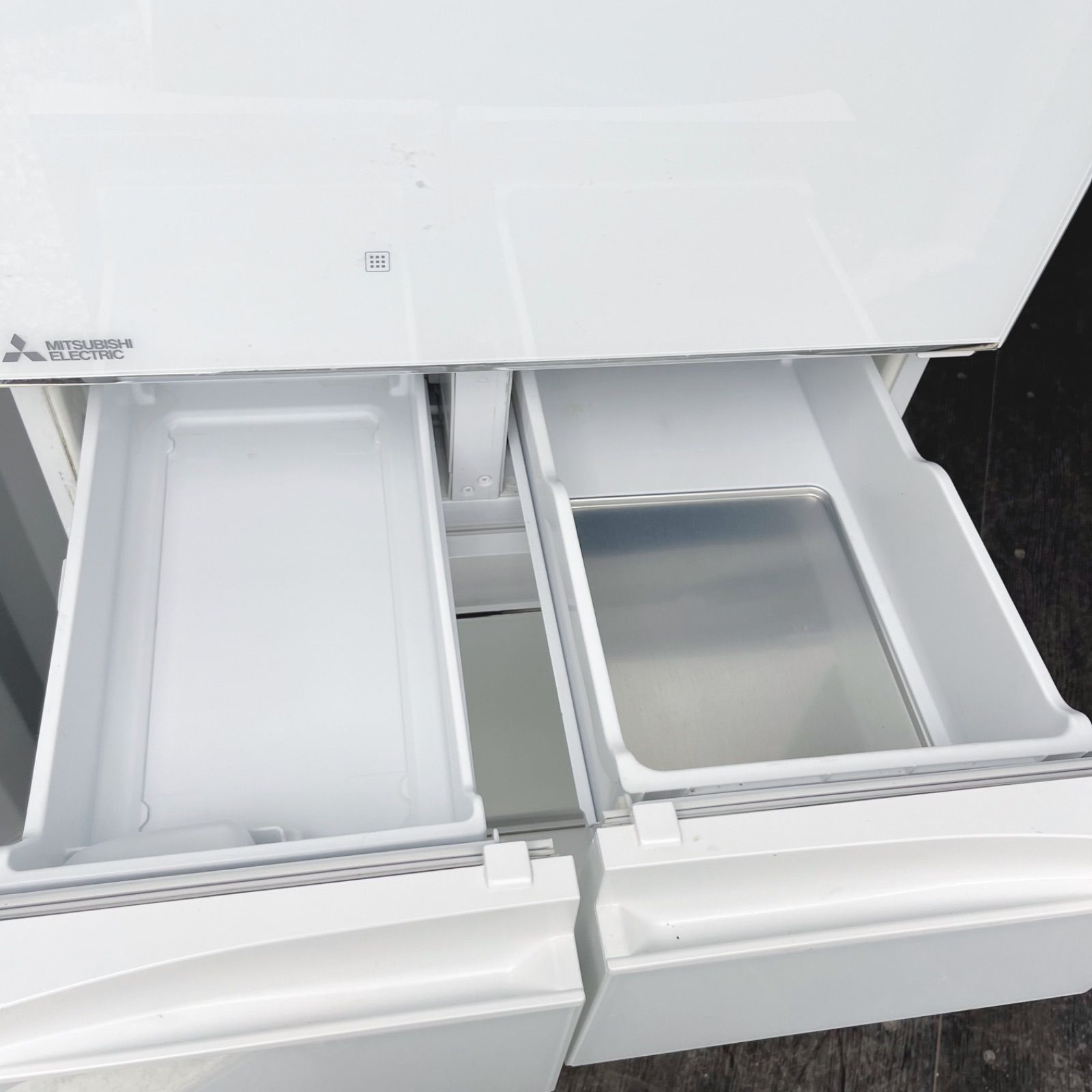 39取付無料！三菱ワイドチルドルーム搭載おしゃれホワイトインテリア5