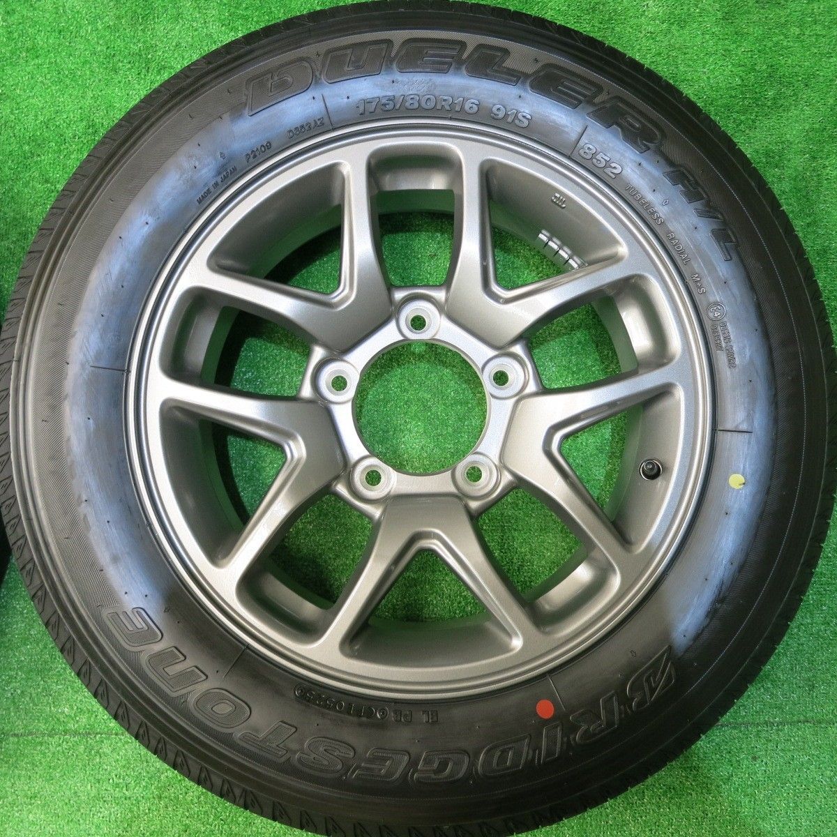 新車外し！25年☆スズキ JB64 ジムニー 純正 175/80R16 ブリヂストン 