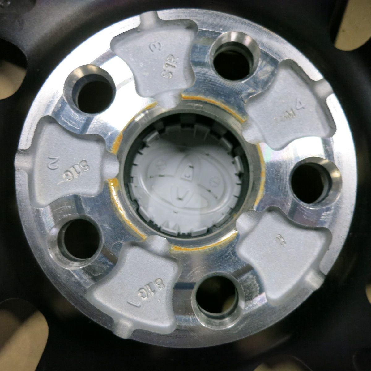 送料無料] 新車外し！1本☆トヨタ 90系 ノア ヴォクシー S-Z 純正