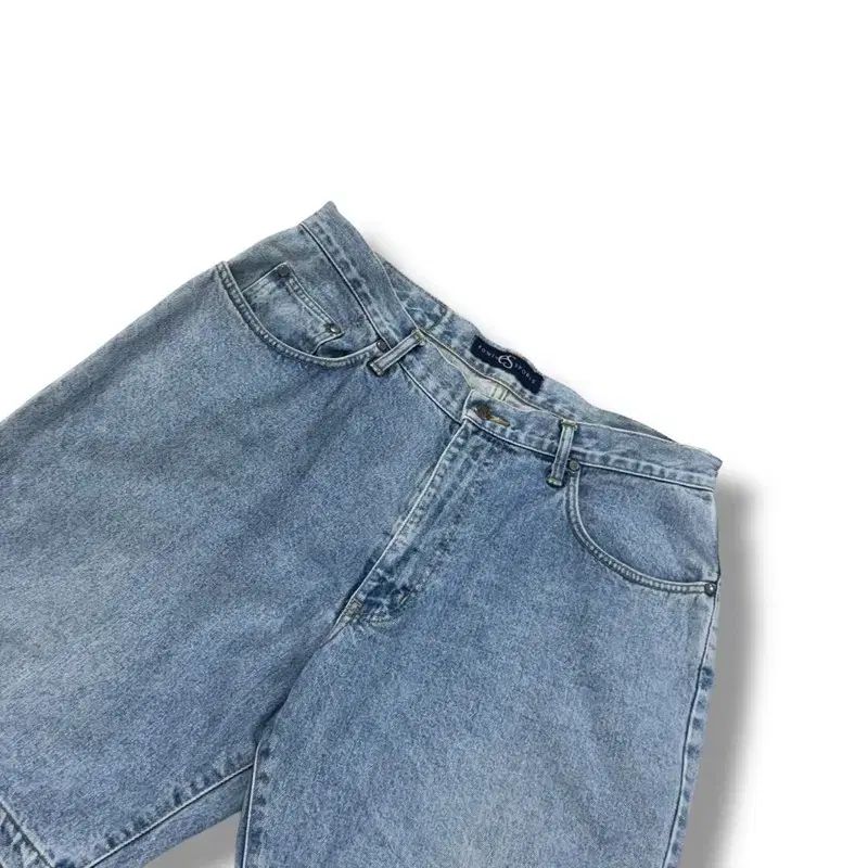 デニムパンツ