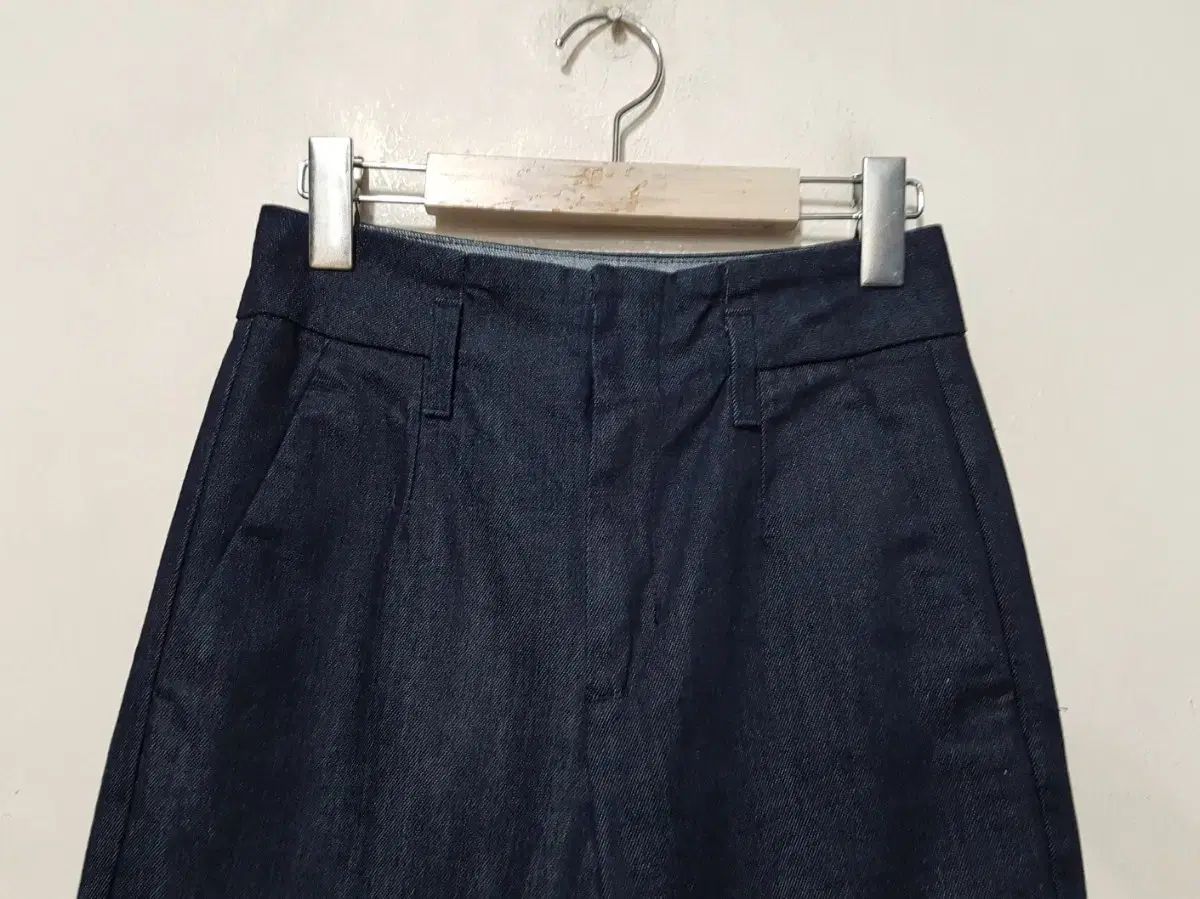 ゲス ピンタックワイドパンツ 26サイズ