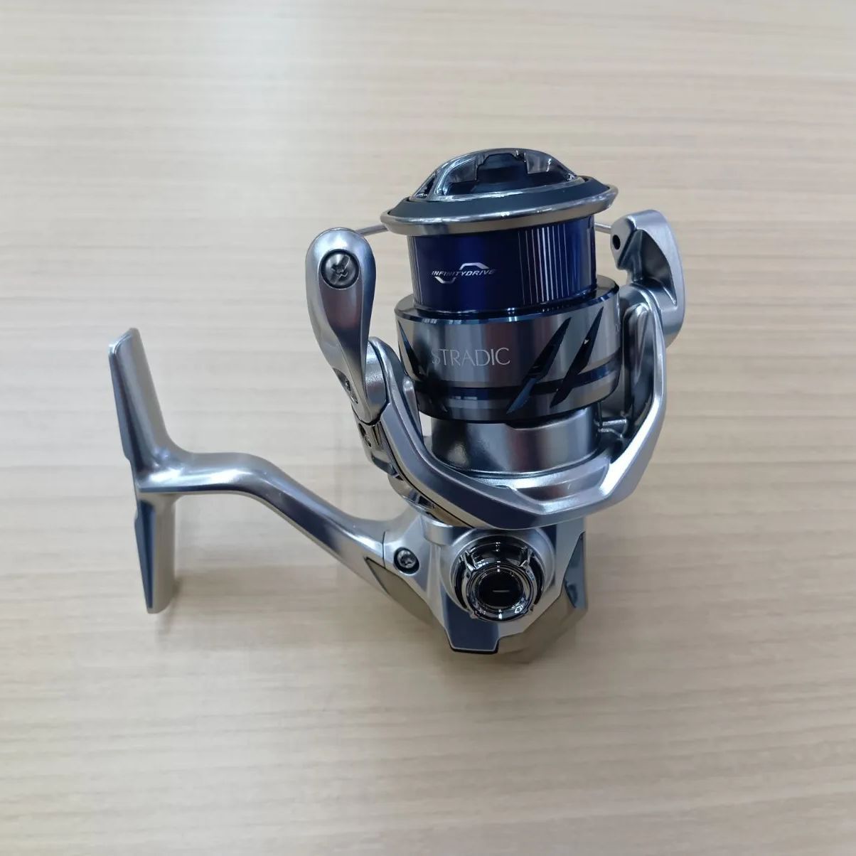 シマノ　23ストラディック　C2500SXG 新品未使用 相模原橋本店 併売】シマノ 23ストラディック C2500SXG 新品