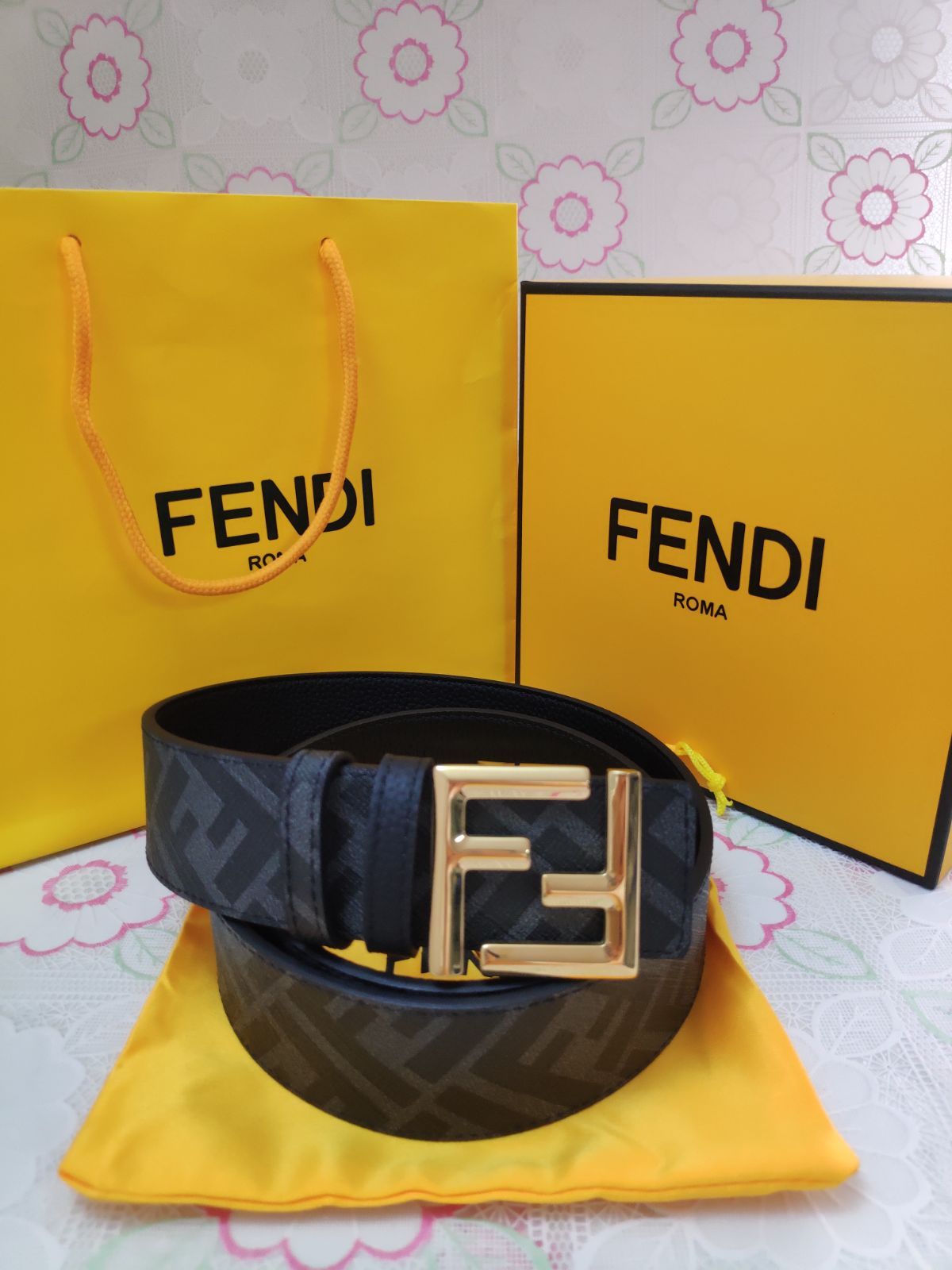 超人気✨FENDI/フェンディ ベルト 金色金具 FFバックルベルト