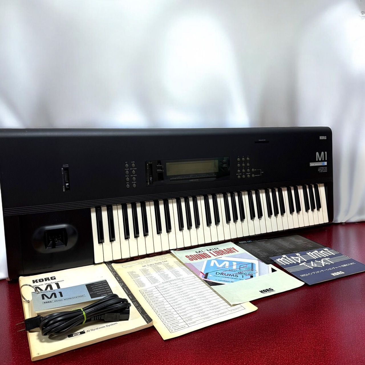 ☆送料無料 美品 KORG コルグ 61鍵盤 シンセサイザー M1 Music