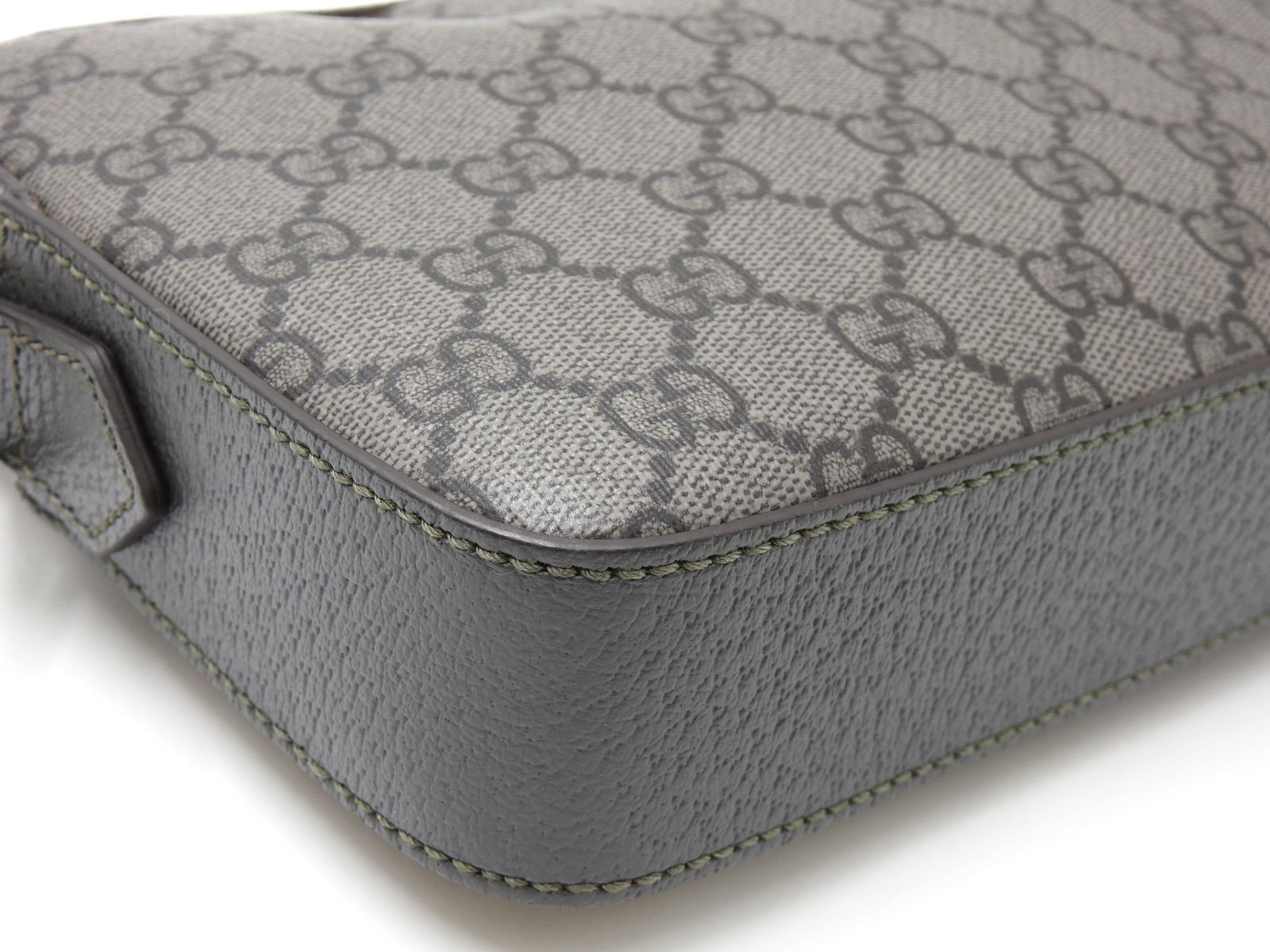 ショルダーバッグ