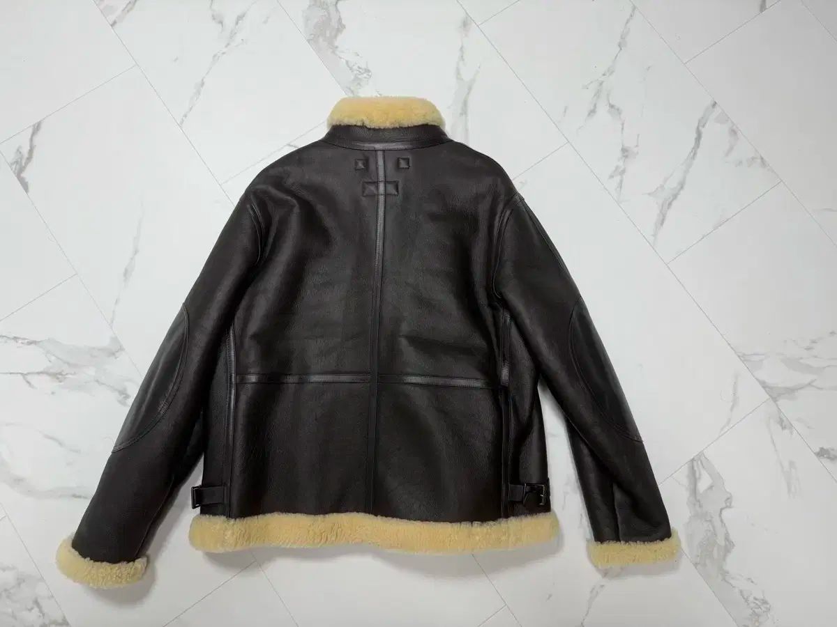 イーストローグ ムートン