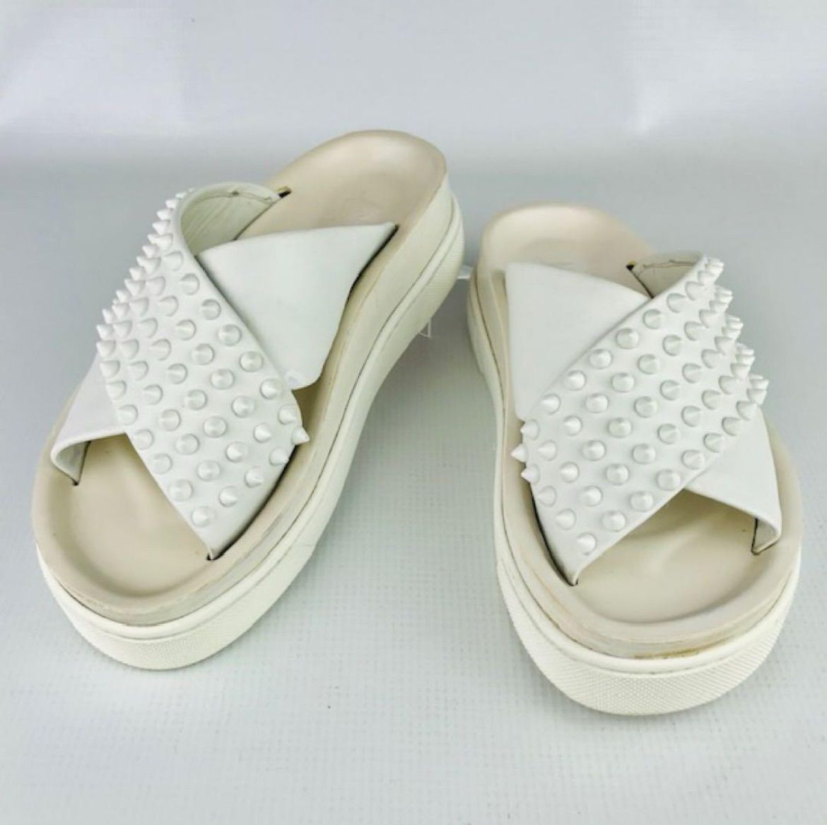 美品✨Christian Louboutin サンダル スタッズ スパイク 美品✨Christian Louboutin サンダル スタッズ スパイク - メルカリ