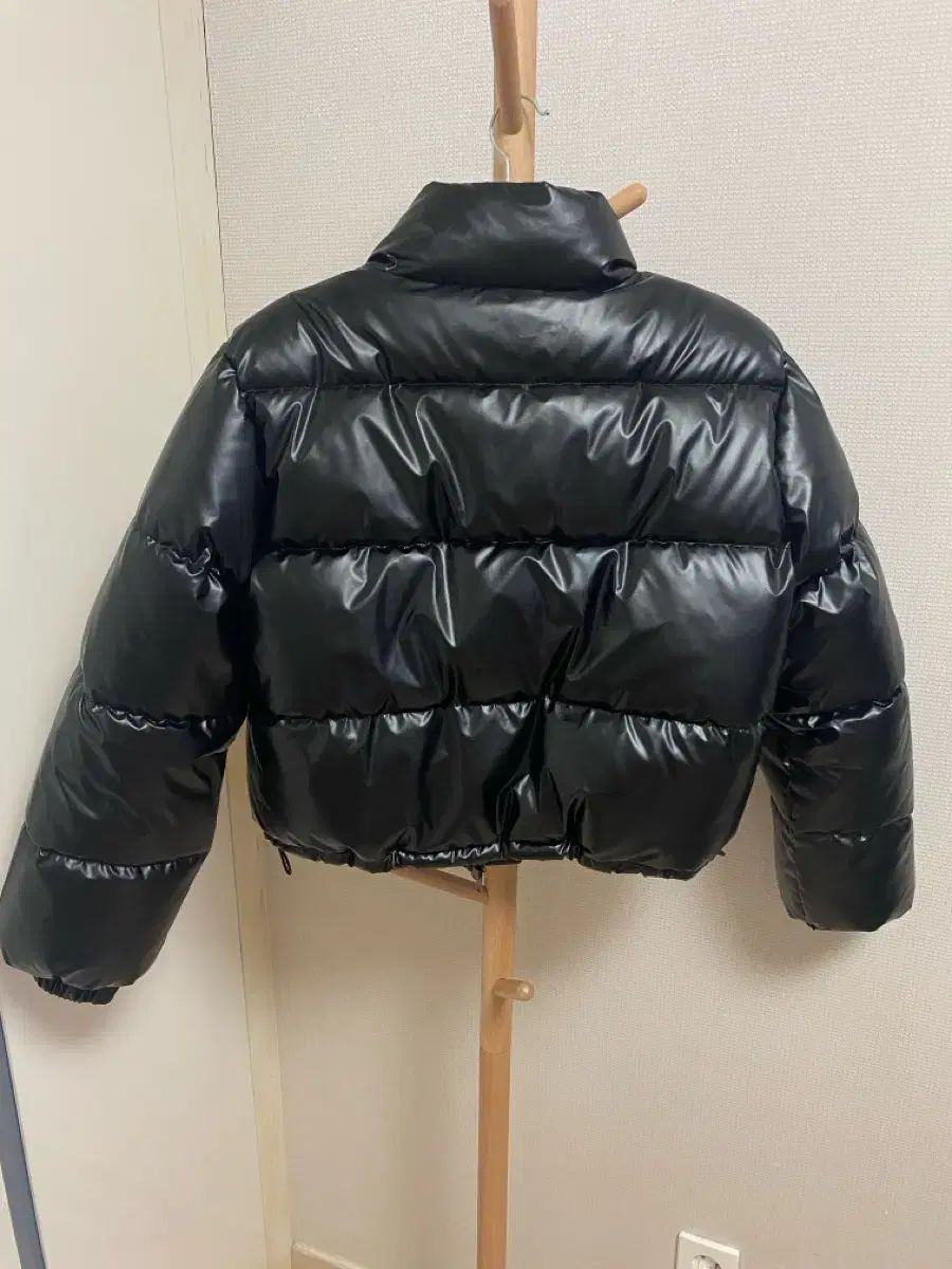 黒 クロップド ショートダウン ダウンフェザー 測定値を見る