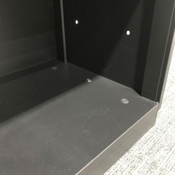 スチールキャビネット