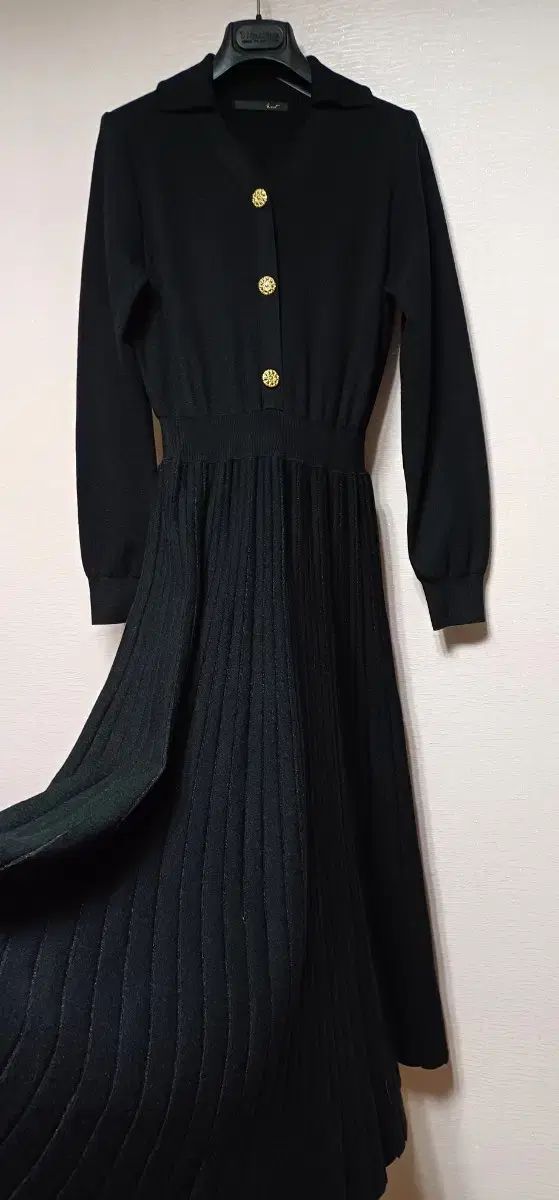 プリーツニット ONE