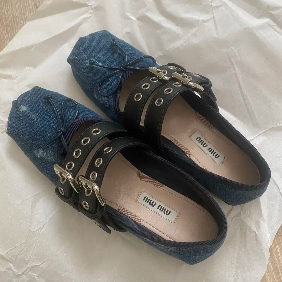 MIU MIU ミュウミュウ 今季 バレエシューズ フラット 黒 36美品 miumiu ミュウミュウ シューズ 36 MIU MIU ミュウミュウ 今季 バレエ