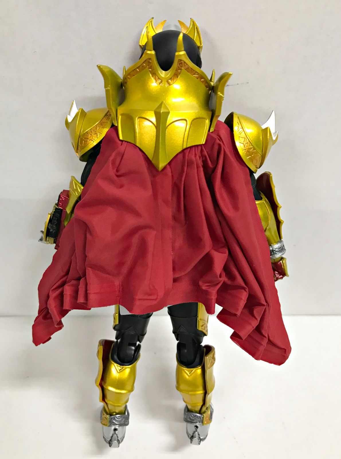 『中古品』真骨頂仮面ライダーキバエンペラーフォーム レビュー】S.H.Figuarts（真骨彫製法） 仮面ライダーキバ