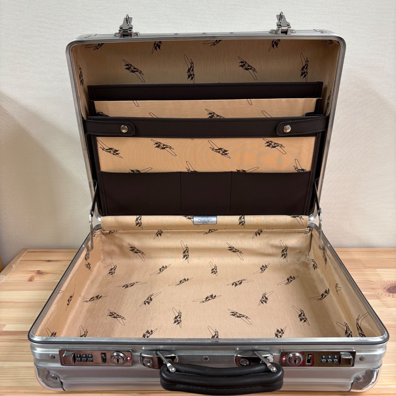 アタッシュケース ビジネスバッグ