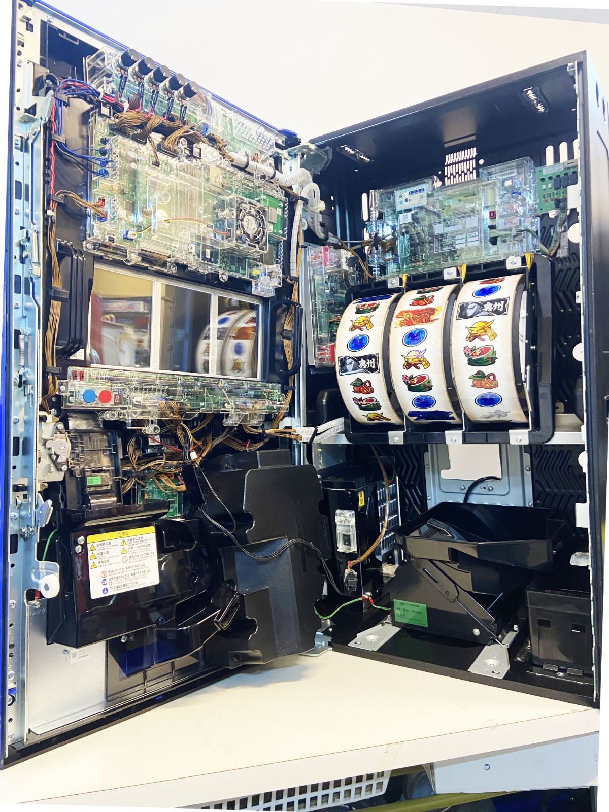 パチスロ 政宗2 大都技研 スロット実機 不要機 レス 家庭用電源 パチスロ 政宗2 大都技研 スロット実機 不要機 コインレス 家庭用電源