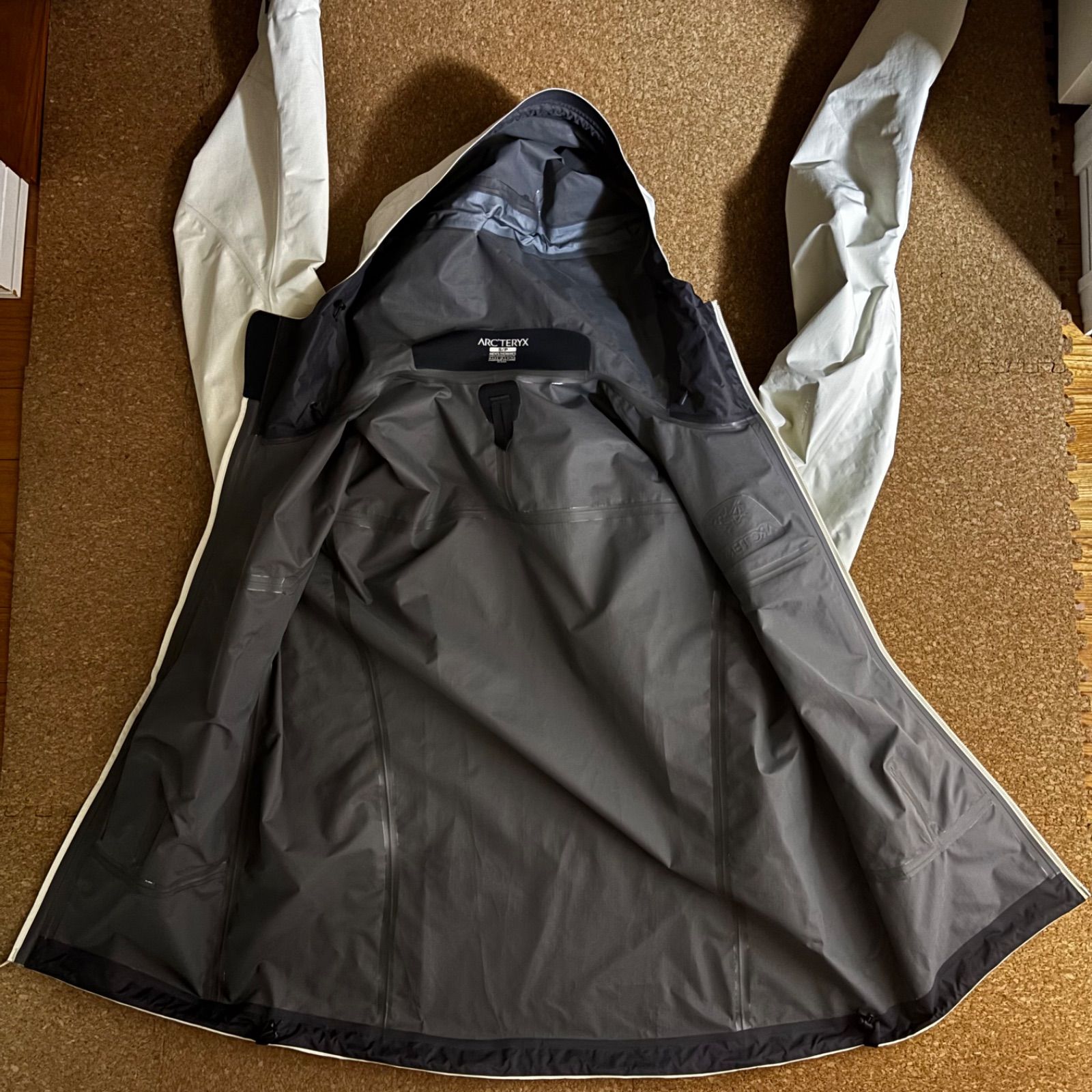 アークテリクス ビームス ベータSL メンズS オフホワイト ゴアテックス