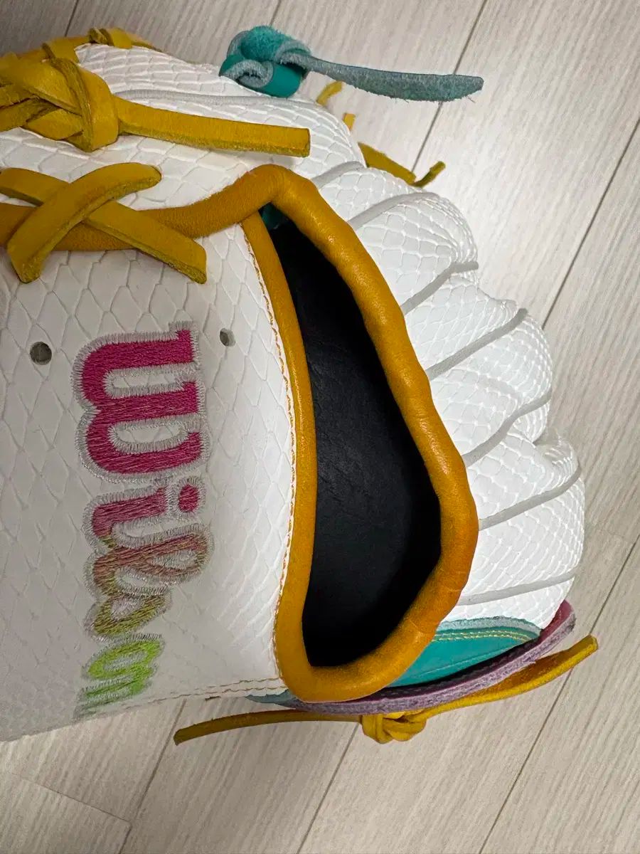 75 手袋を販売しています