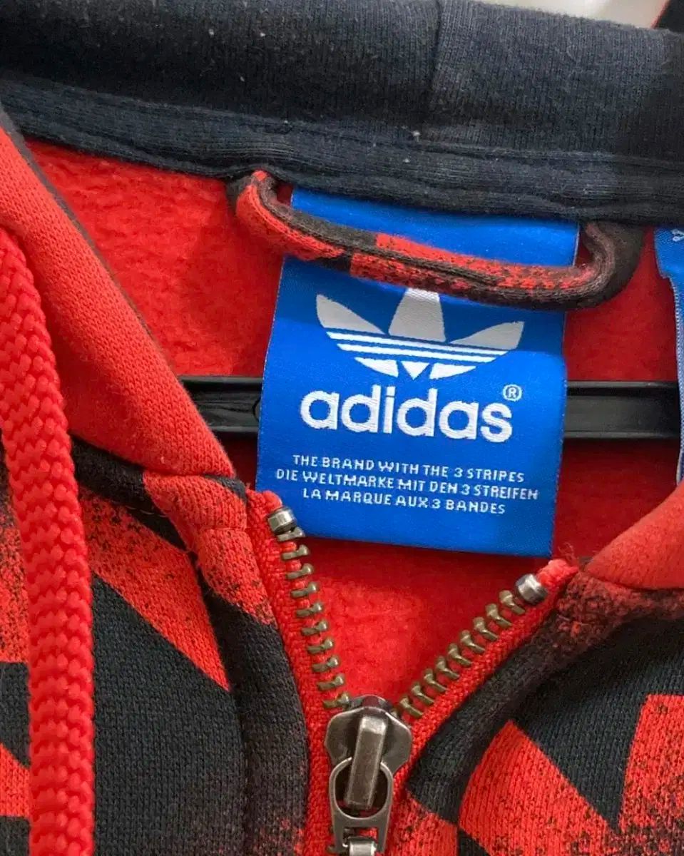 adidas アディダス