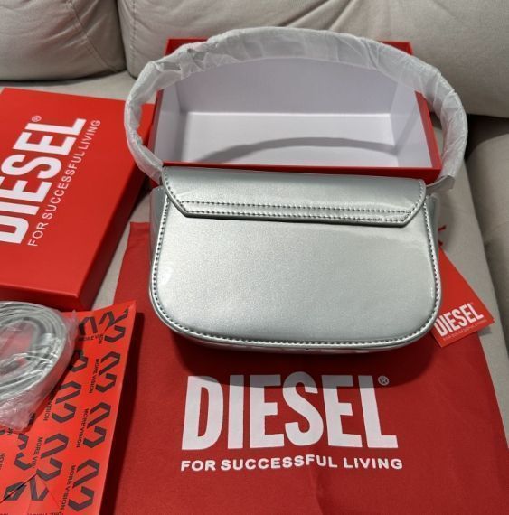 新品 DIESELディーゼル 1DR ハンドバッグ ボディバッグ ダイヤモンド入りシルバー ディーゼル 1DR ミニショルダーバッグ シルバーダイヤモンド  a1590 - メルカリ