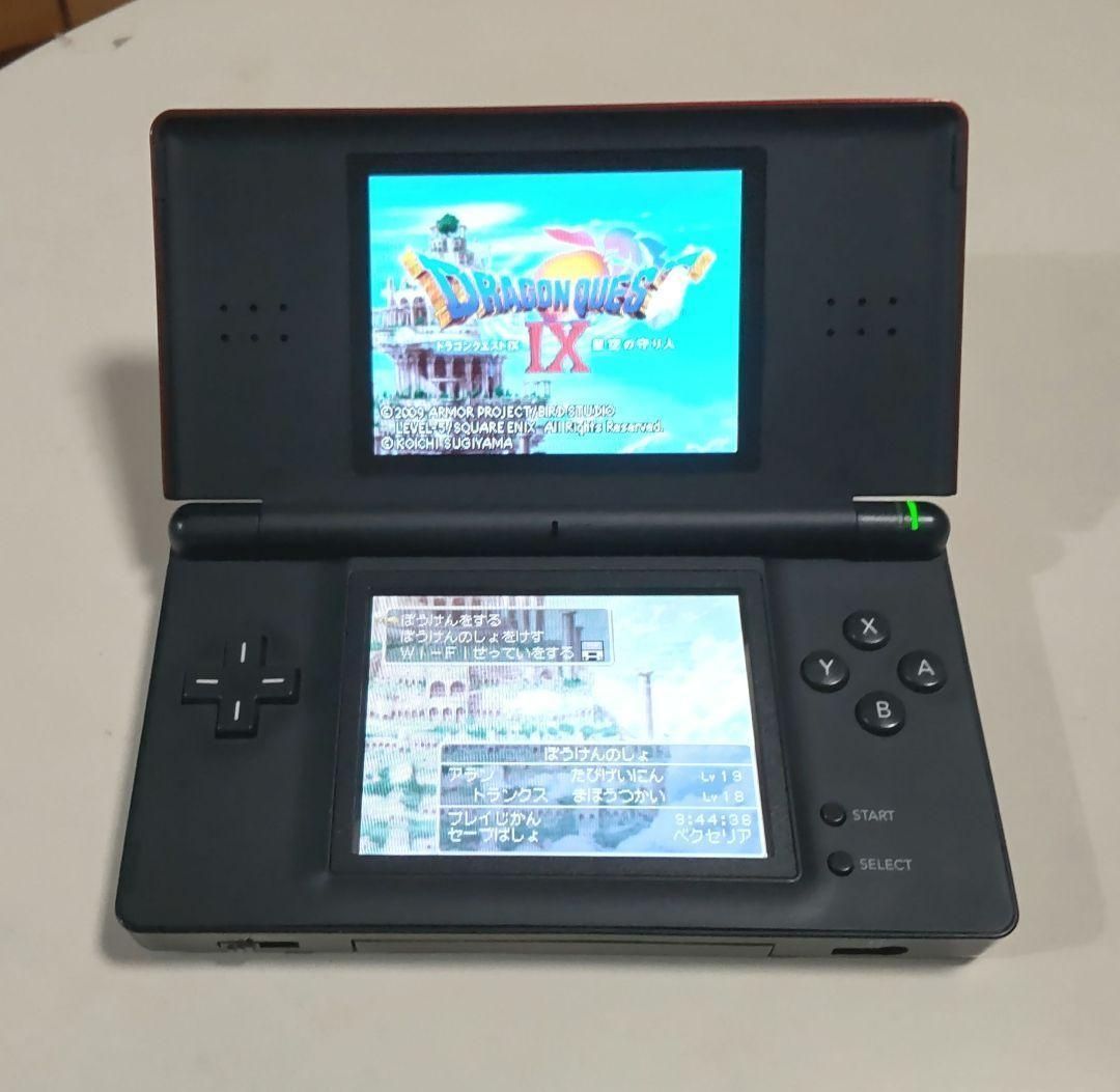 【中古品・外箱、充電器付】美品ニンテンドーDS LiteクリムゾンブラックA17 中古品・外箱、充電器付】美品ニンテンドーDS Liteクリムゾン
