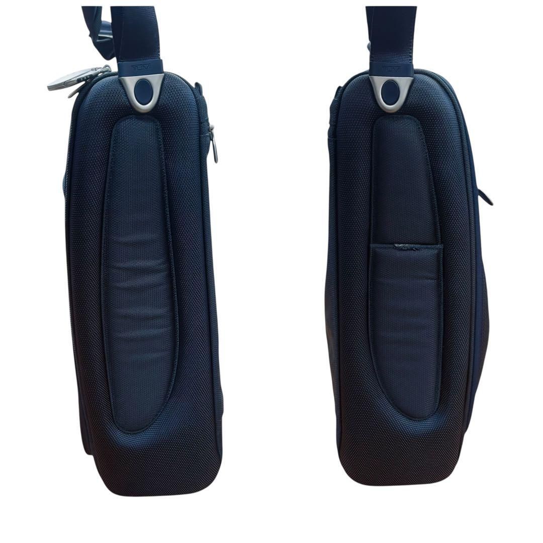 【美品】TUMI ネイビー ナイロン ガーメントバッグ 美品 TUMI トゥミ ガーメントバッグ ビジネスバッグ ネイビー