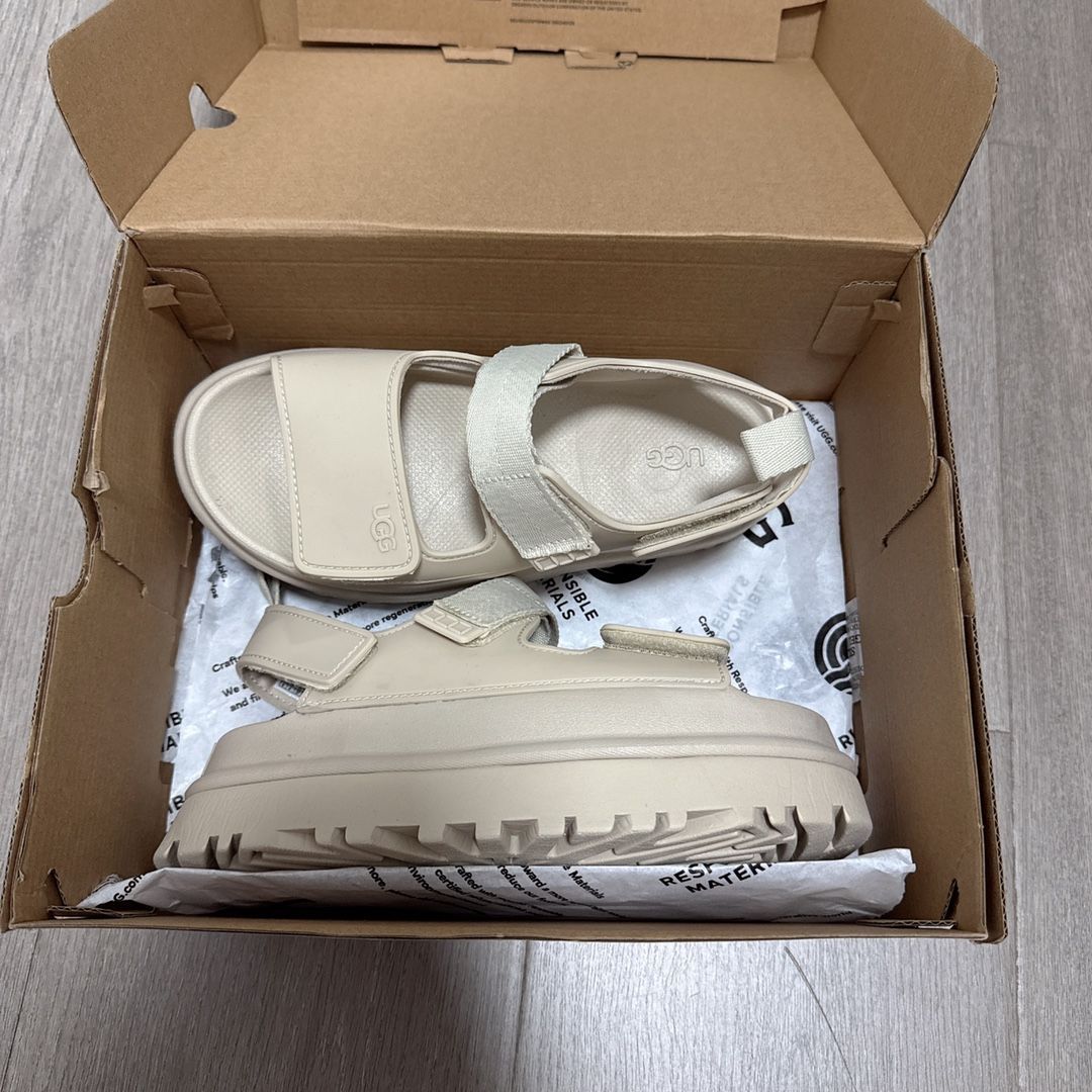 新品未使用 【UGG】W GOLDENGLOW ゴールデングロウ ベージュ 23cm~25cm 