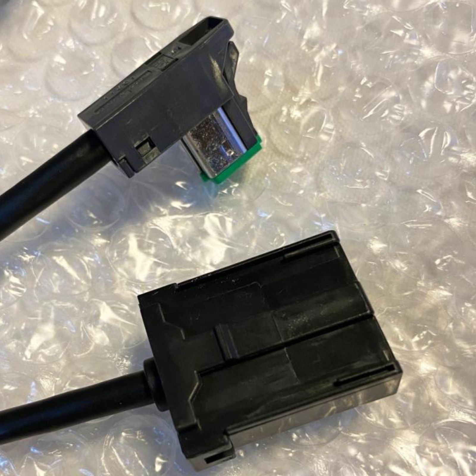 トヨタ純正品 USB HDMI接続ケーブル 品番　086B0-00010