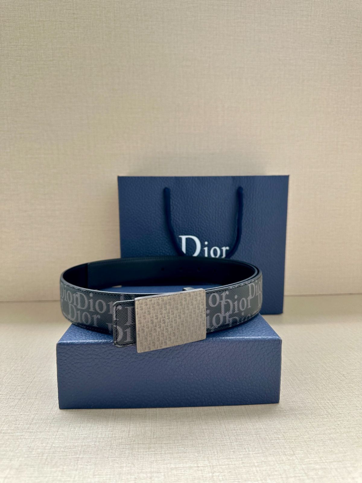 ディオールDior 両面ベルト 今日特価】Dior ディオール 35mm 両面ベルト - メルカリ
