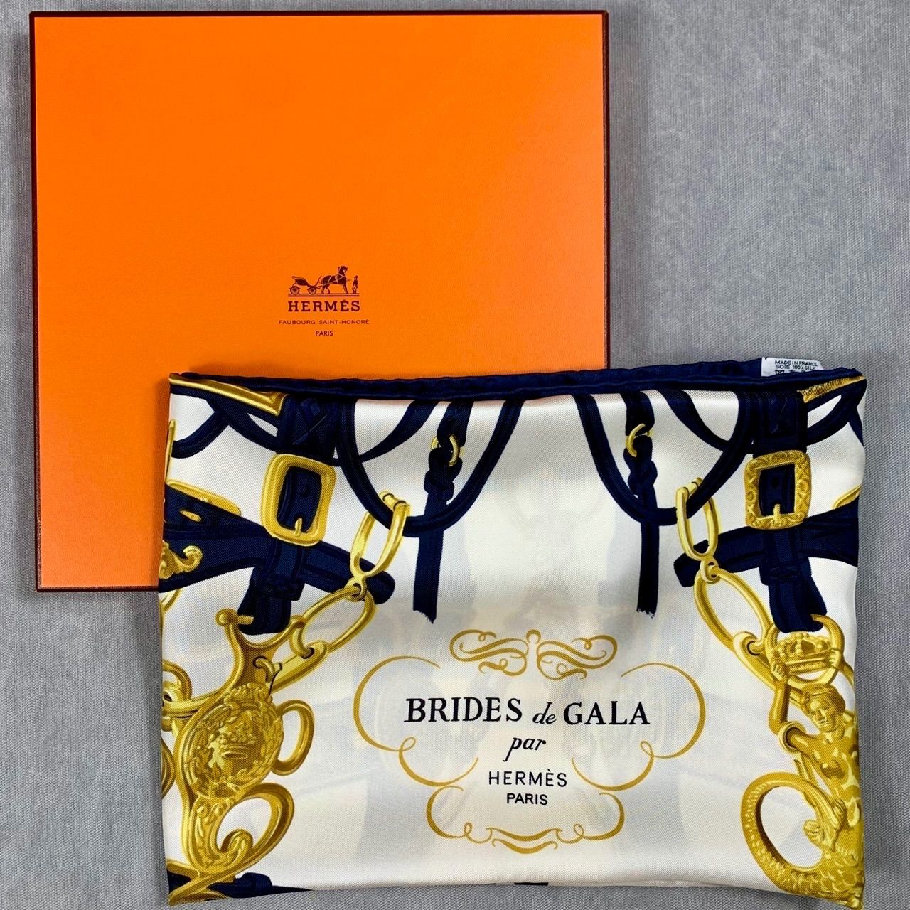 美品 エルメス HERMES カレ 90 ブリッド・ドゥ・ガラ シルク カレ 90 《ブリッド・ドゥ・ガラ》 | Hermès - エルメス-公式サイト