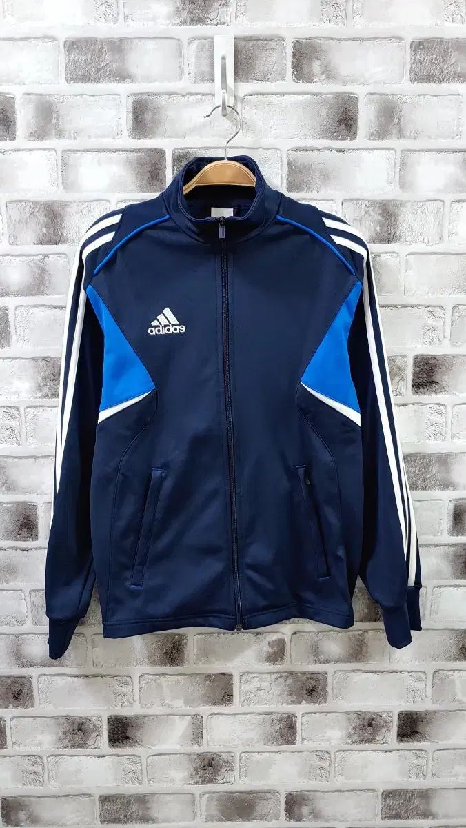 55 adidas アディダス ジップアップ a441