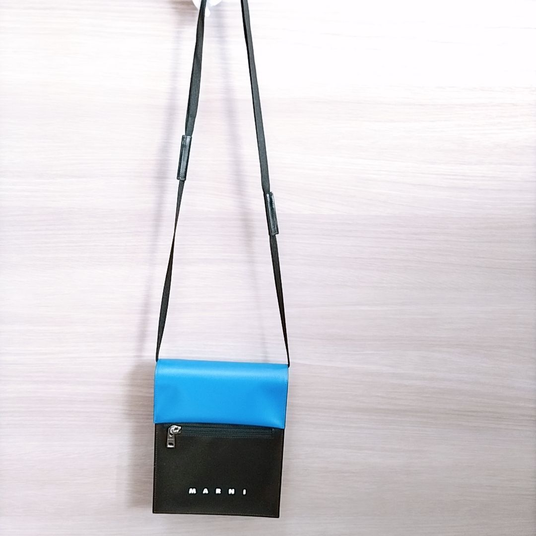 新品未使用】MARNI ブルー＆ブラック TRIBECAショルダーバッグ 