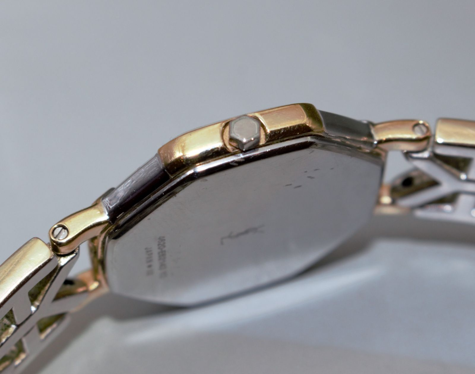 VRW-1368』☆時計☆ YVES SAINT LAURENT (イヴサンローラン)☆4620 
