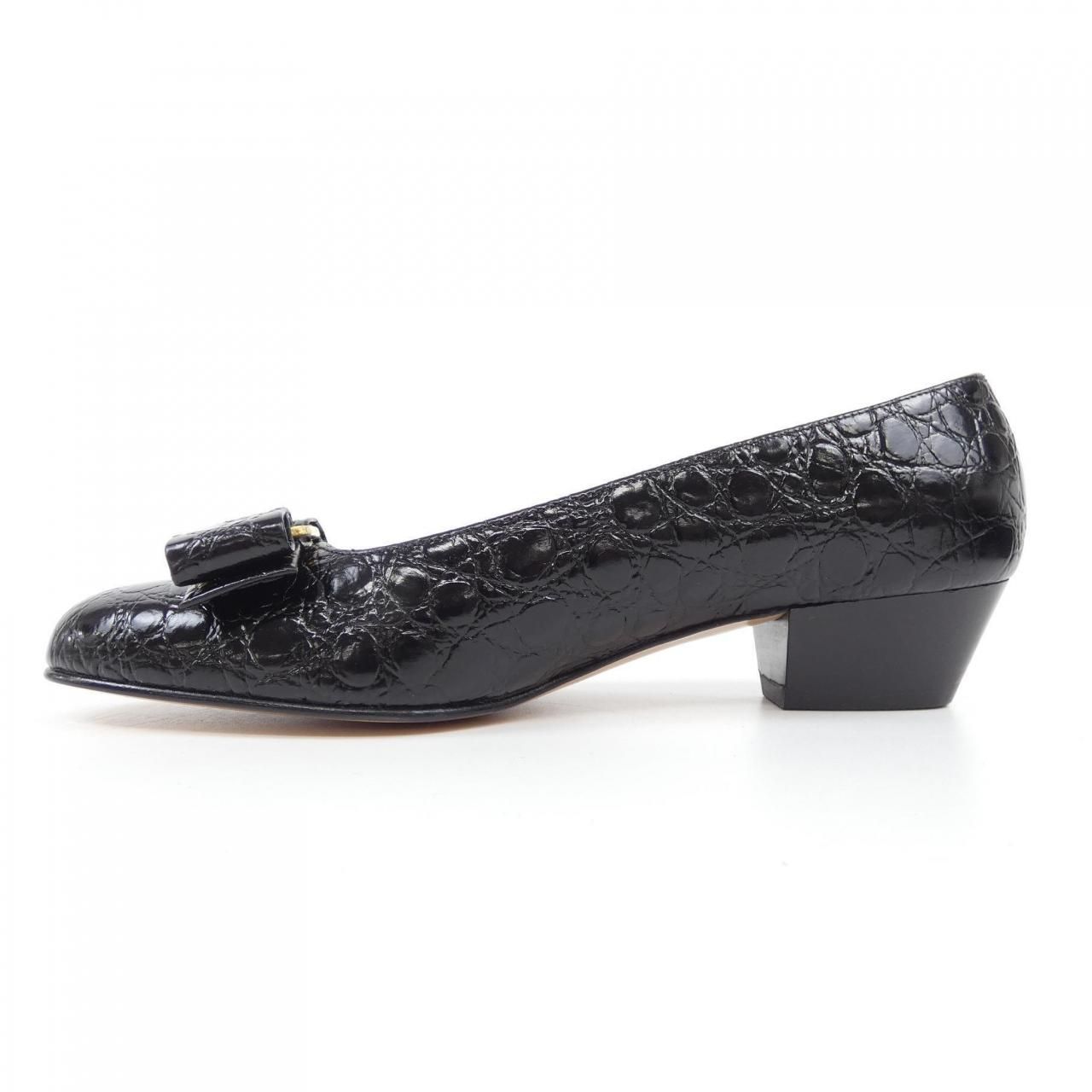 FERRAGAMO パンプス