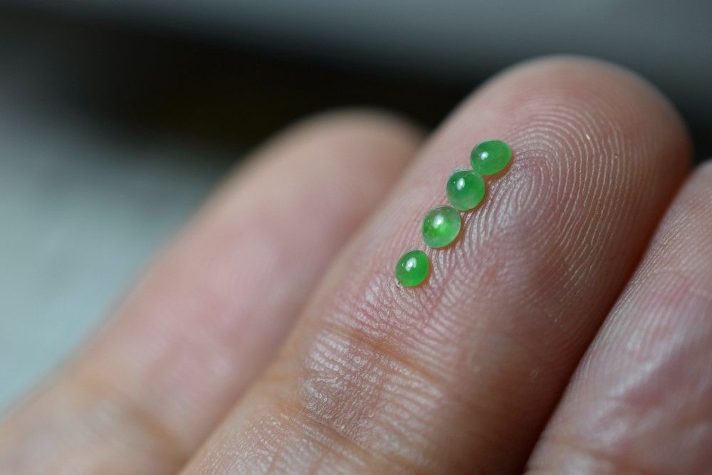 RS11-86 氷糯種 果緑 ミャンマー産A貨 本翡翠 ルース 硬玉 ジェダイト 