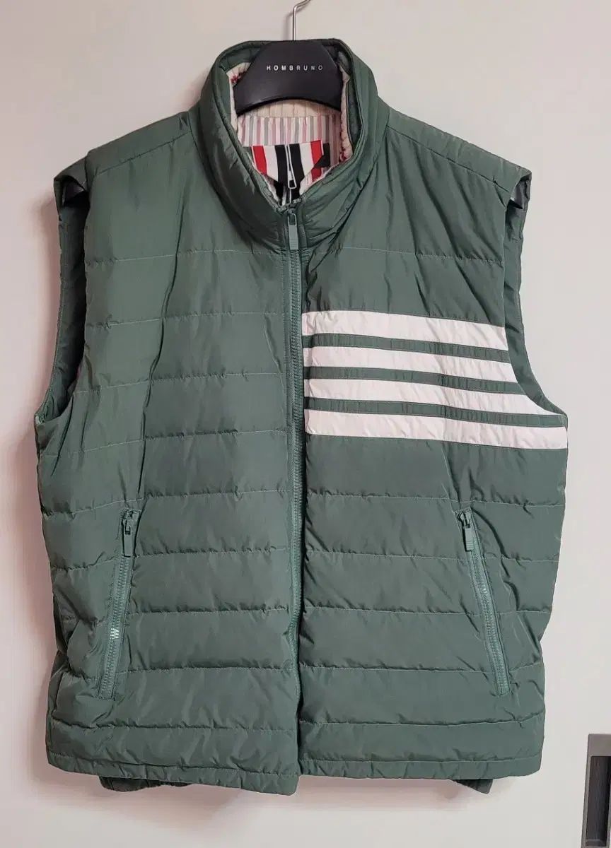 THOM BROWNE トムブラウン ベスト ウール ストライプ 切替 THOM BROWNE トムブラウン ベスト ウール ストライプ 切替