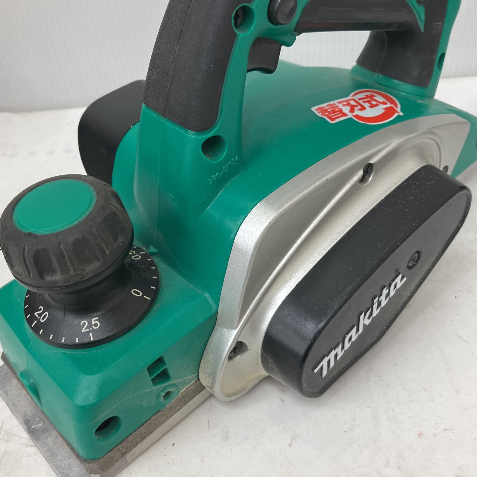 MAKITA マキタ 82mm 替刃式 100V 電動カンナ かんな 替刃付き M194 グリーン