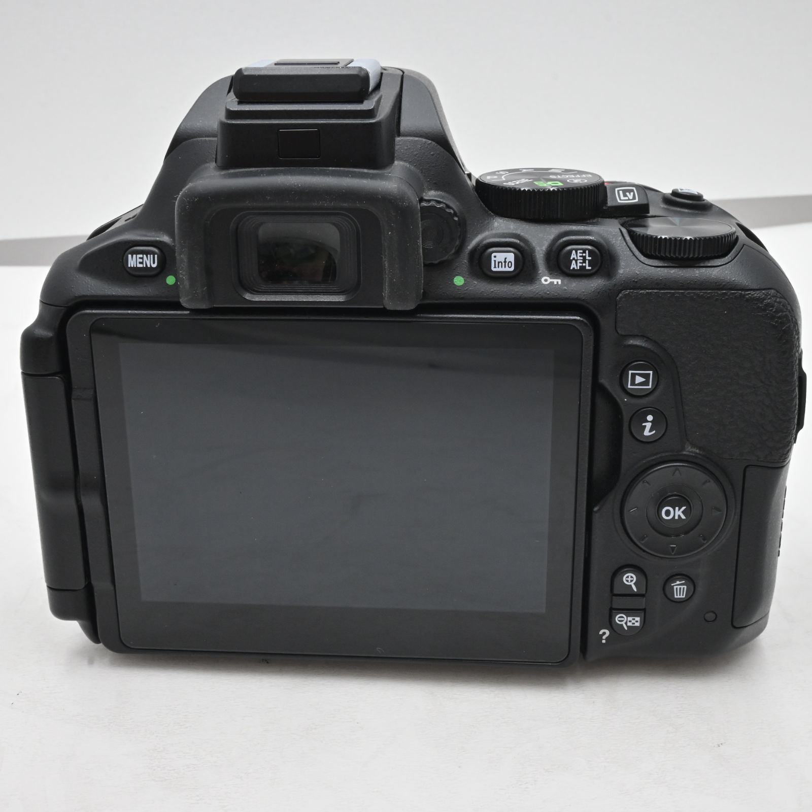 シャッター回数『3014』Nikon デジタル一眼レフカメラ D5600