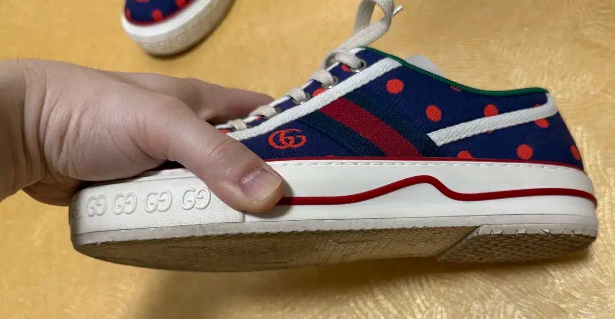 GUCCI