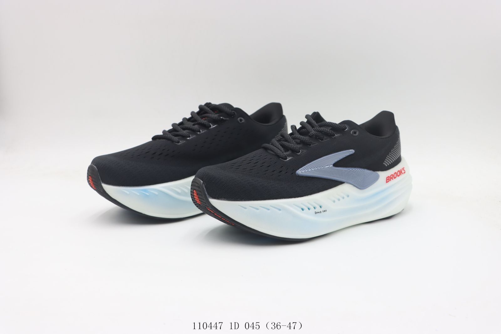 今日特価】Brooks ブルックス スニーカー ブラックホワイト