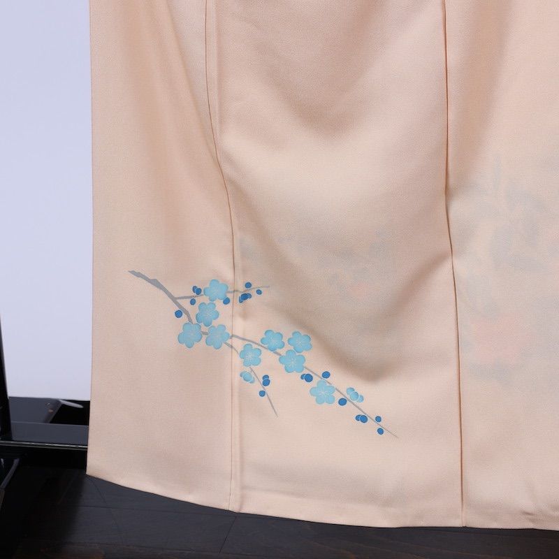 着物　色留袖　ベージュ　花と鳥　三ツ紋(三ツイチョウ)　落款あり　／630 着物 色留袖 ベージュ 花と鳥 三ツ紋(三ツイチョウ) 落款あり ／630