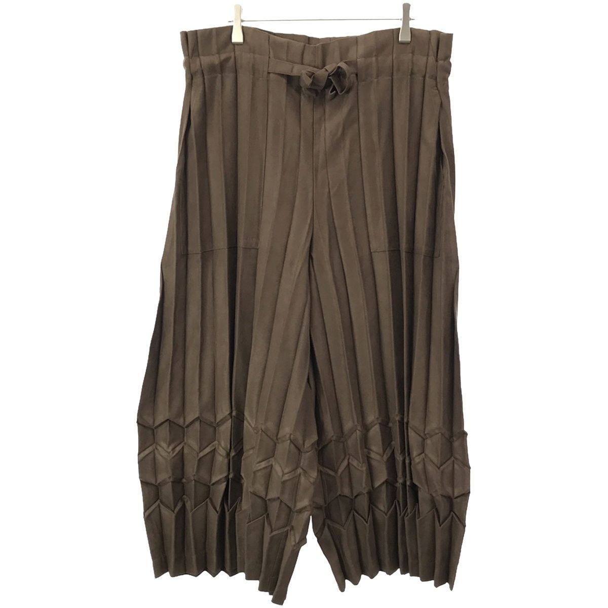 me ISSEY MIYAKE ミーイッセイ ミヤケ 23AW CUBE PLEATS BOTTOMS