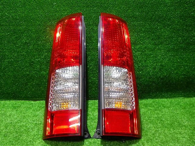 あや 中古】エヴリィ 左テールレンズ DA64W 35603-68H1 スクラム 250709016