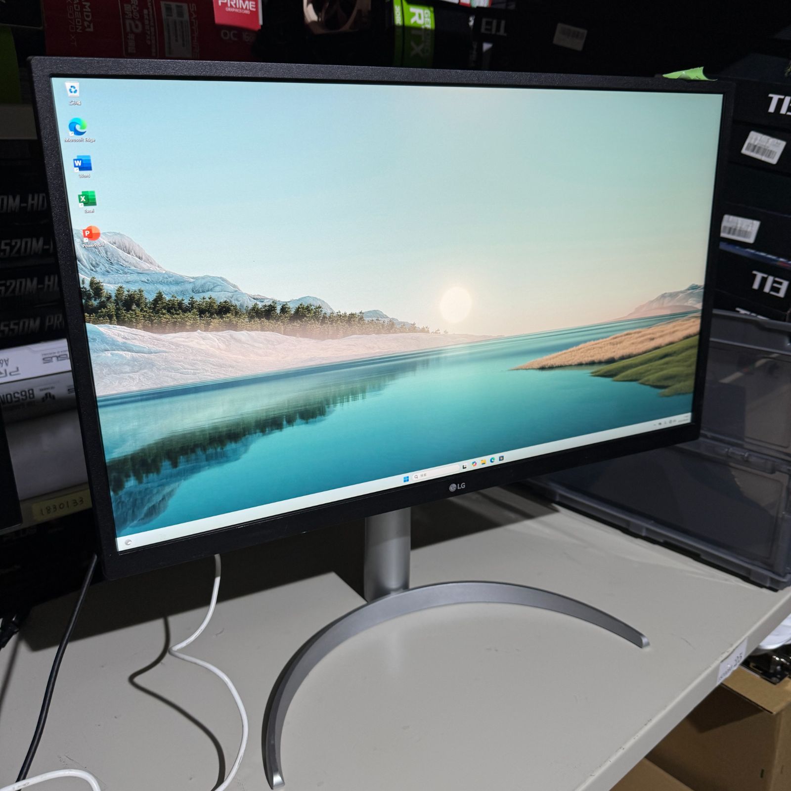 LG 4Kモニター 27UP550N-W 27型② - メルカリ