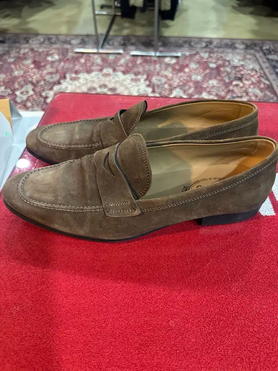 トッズ スウェード