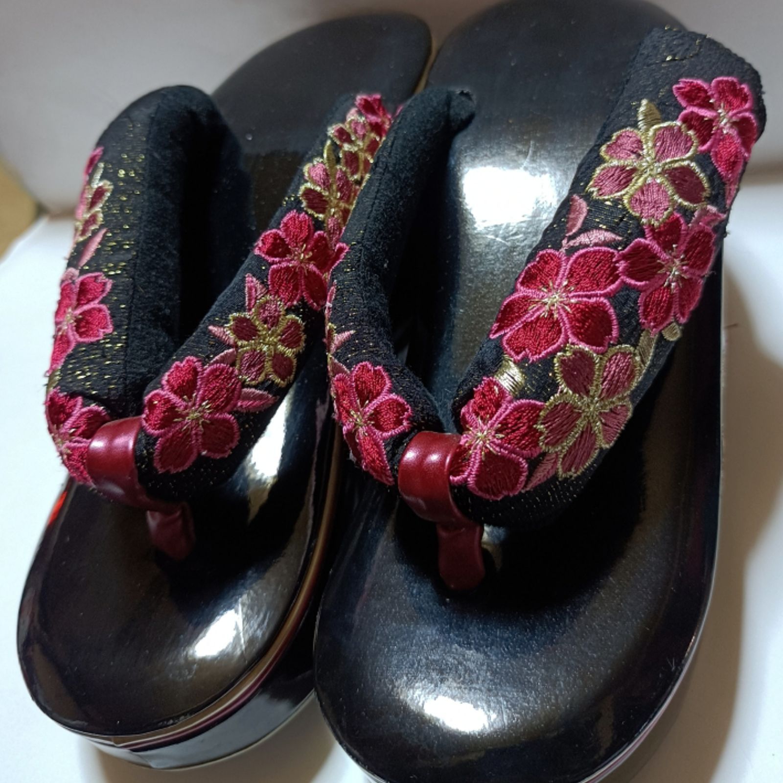 ヒール草履 黒台座 ラメ刺繍鼻緒 振袖 成人式 ポックリ - メルカリ