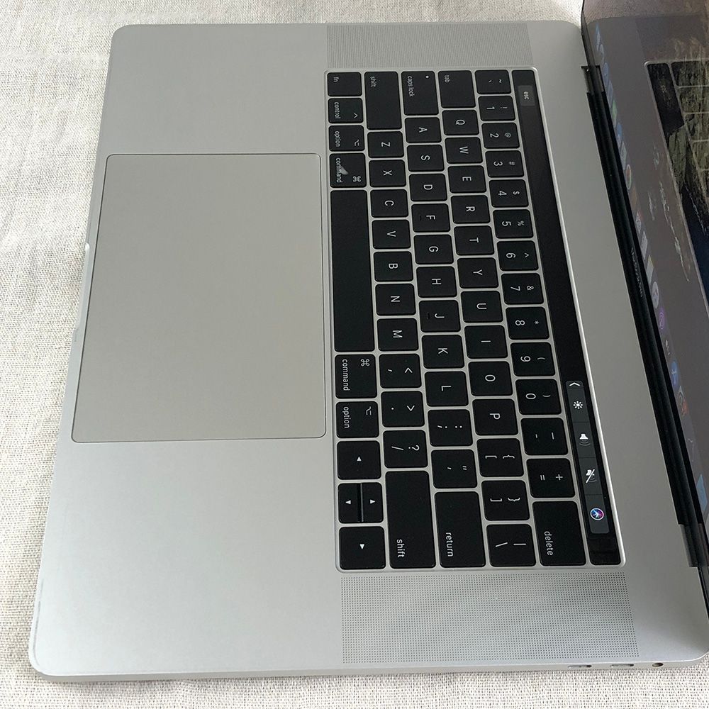 ◇ジャンク品・本体のみ◇Apple MacBook Pro (15-inch, 2017) 【Touch